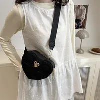 Women's Pu Leather Heart Shape Cute Streetwear Sewing Thread Heart-shaped Zipper Shoulder Bag main image 4