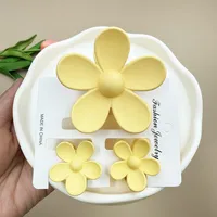 Women's Cute Flower Plastic Resin Stoving Varnish Hair Claws sku image 38