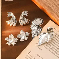 1 Pair Exaggerated Streetwear Flower Plating Arylic Ear Studs main image 3