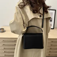 Women's Medium Pu Leather Solid Color Streetwear Sewing Thread Square Zipper Shoulder Bag main image 3