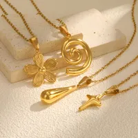 Wholesale Jewelry Vintage Style Classic Style Star Flower 201 Stainless Steel 18K Gold Plated Pendant Necklace Cable Chain main image 1