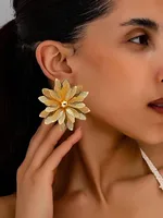 1 Pair Elegant Vintage Style Flower Pleated Iron Drop Earrings main image 3