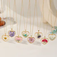 Casual Elegant Heart Shape Flower 304 Stainless Steel Plating Inlay Dried Flower 18K Gold Plated Women's Pendant Necklace main image 2