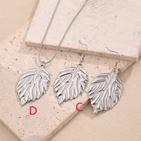 Casual Modern Style Sweet Leaf Stainless Steel Polishing Plating 18K Gold Plated Women's Earrings Necklace Jewelry Set main image 5