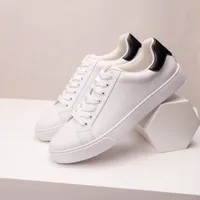 Men's Casual Solid Color Sewing Thread Round Toe Skate Shoes main image 3