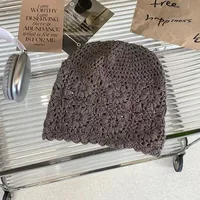 Women's Simple Style Solid Color Eaveless Wool Cap main image 1