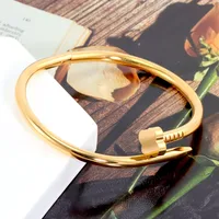 Vintage Style Solid Color 304 Stainless Steel Plating 18K Gold Plated Women's Bangle main image 3