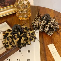Women's Elegant Leopard Fabric Hair Claws main image 2