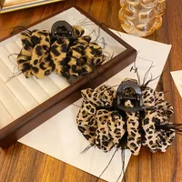 Women's Elegant Leopard Fabric Hair Claws main image 3