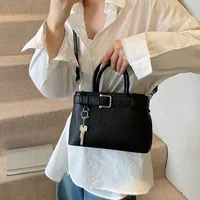 Women's Pu Leather Solid Color Classic Style Square Zipper Shoulder Bag main image 3