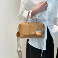 Women's Medium Pu Leather Solid Color Vintage Style Streetwear Square Magnetic Buckle Crossbody Bag main image 3