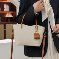 Women's PU Solid Color Vintage Style Classic Style Square Zipper Handbag Crossbody Bag main image 3