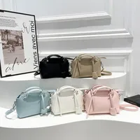 Women's Pu Leather Solid Color Streetwear Square Zipper Shoulder Bag main image video