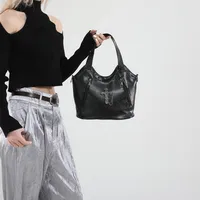 Women's Pu Leather Cross Streetwear Dumpling Shape Zipper Tote Bag main image 4