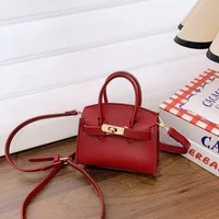 Girl'S Pu Leather Solid Color Classic Style Streetwear Square Lock Clasp Shoulder Bag sku image 4
