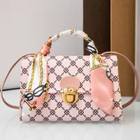 Women's PU Printing Solid Color Classic Style Streetwear Square Lock Clasp Shoulder Bag Handbag Square Bag main image 3