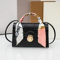 Women's PU Printing Solid Color Classic Style Streetwear Square Lock Clasp Shoulder Bag Handbag Square Bag main image 5
