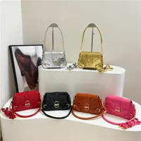 Women's PU Solid Color Classic Style Streetwear Square Lock Clasp Underarm Bag main image 1