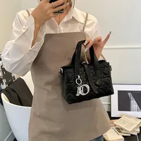 Women's Pu Leather Plaid Solid Color Streetwear Square Zipper Shoulder Bag main image 5