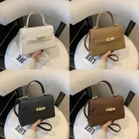 Women's Pu Leather Solid Color Streetwear Square Flip Cover Lock Clasp Shoulder Bag main image 1