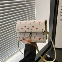 Fresh And Beautiful Fashion Handbag Women's Spring And Summer  New Fashionable Shoulder Crossbody Bag Stylish Joker Small Square Bag sku image 3