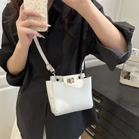 Vintage Small Crowdbag Women's  Summer New Fashionable Texturized Portable Shoulder Bag Casual Simple Crossbody Bag main image 4