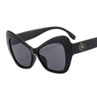 New Cat Eye Women's Sunglasses  Fashion Face Repair Retro Gorgeous Sunglasses  Plain Glasses M447 sku image 1