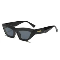 Ladies Retro Cat Eye Sunglasses Triangle Frame Street Style Holiday Travel Model Wearing UV Protection Fashionable Glasses main image 6