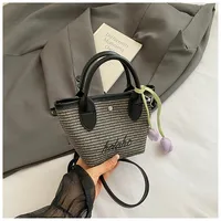 New  Summer Pu Zipper Straw Shoulder Bag Good Quality With Silk Scarf Summer Essential Bag sku image 1