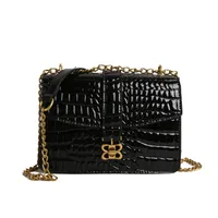 Fashion Chain Small Square Bag Female   New Arrival High Sense Shoulder Bag All-Match Crossbody Commuter Women's Bag sku image 1