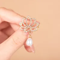 New Style Brooch Women's High-end Zinc Alloy Niche Corsage Fresh And Sweet Clothing Accessories Clothing Accessories sku image 13