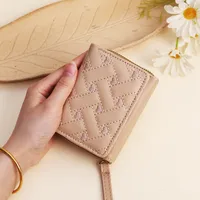 New Women's Short Wallet Simple Fashion Embroidered Love Women's Three-fold Card Bag Multi-card Wallet Wallet sku image 5