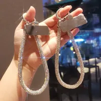 Short Ins Luxury Metal Clip Diamond Sparkling Mobile Phone Lanyard Women's Geometric Pattern Soft Rubber Jewelry Accessories main image 3