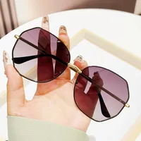 Fashionable Metal Rectangle Sunglasses Unisex Casual Versatile Polygons Frame Classic Style For Street Wear Outdoor Activities main image 3