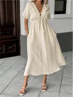 Wholesale Women's Elegant Classic Style Solid Color Casual Daily V Neck Short Sleeve Sheath Dress main image 1