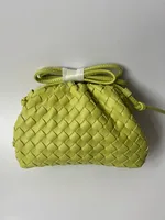 Sweet Cloud-Shaped Women's Cross-Body Bag Fashion Handbag Dumpling Bag Leisure Travel Pu Material Lock Closure Small Size sku image 2