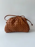 Sweet Cloud-Shaped Women's Cross-Body Bag Fashion Handbag Dumpling Bag Leisure Travel Pu Material Lock Closure Small Size sku image 14