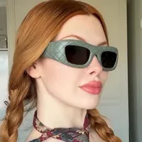 2000 S Style Grid Pattern Sunglasses Women Fashion Personalized Hip Hop Punk Glasses Travel Party Sunscreen Square Frame Full Frame main image 1