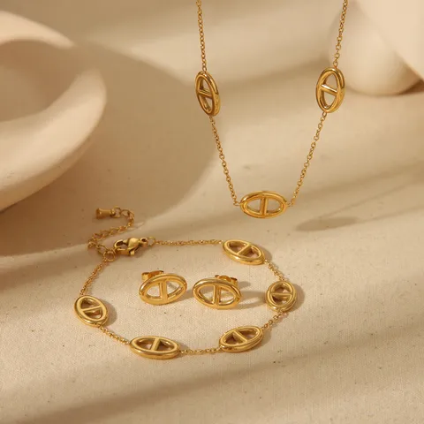 Wholesale Jewelry Casual Simple Style Pig Nose Solid Color 304 Stainless Steel 18K Gold Plated Bracelets Jewelry Set
