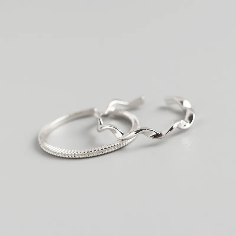 Japanese And Korean Style S925 Sterling Silver Ins Style Geometric Twisted Mobius Very Simple And Fine Little Finger Ring All-match Silver Ring Bracelet