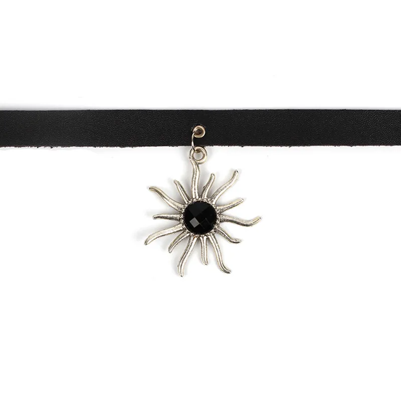 Fashion Heart Shape Pu Leather Women's Choker