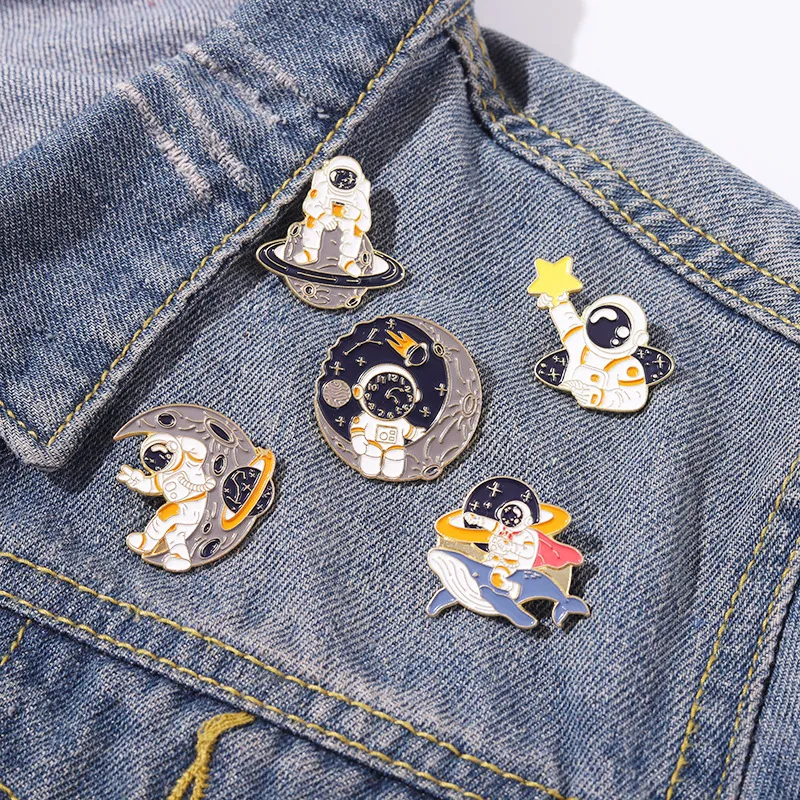 Creative Cartoon Aerospace Series Astronaut Alloy Brooch