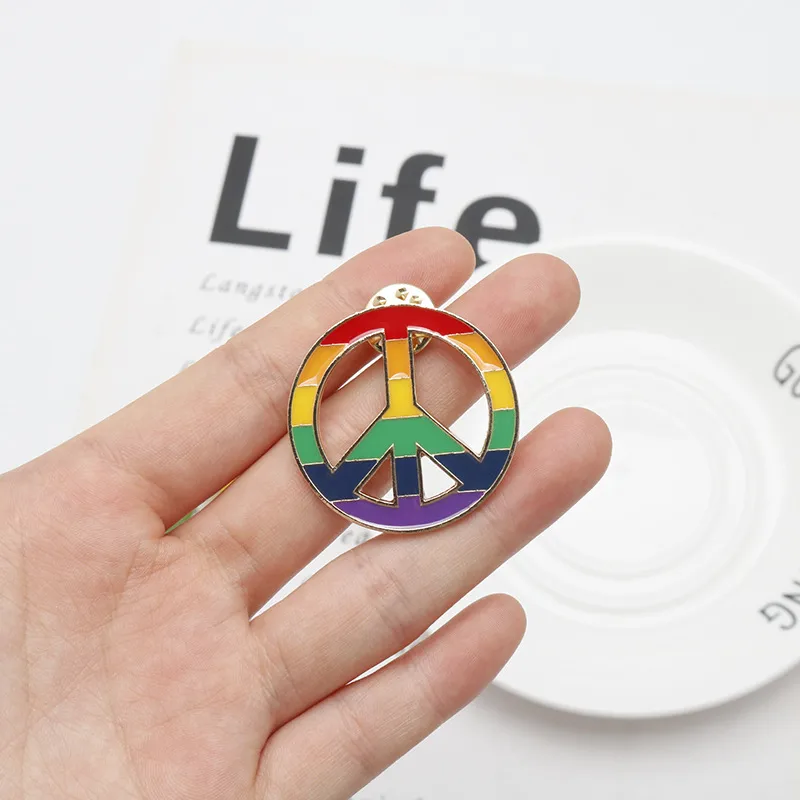 Simple Style Round Alloy Plating Unisex Cartoon Brooches