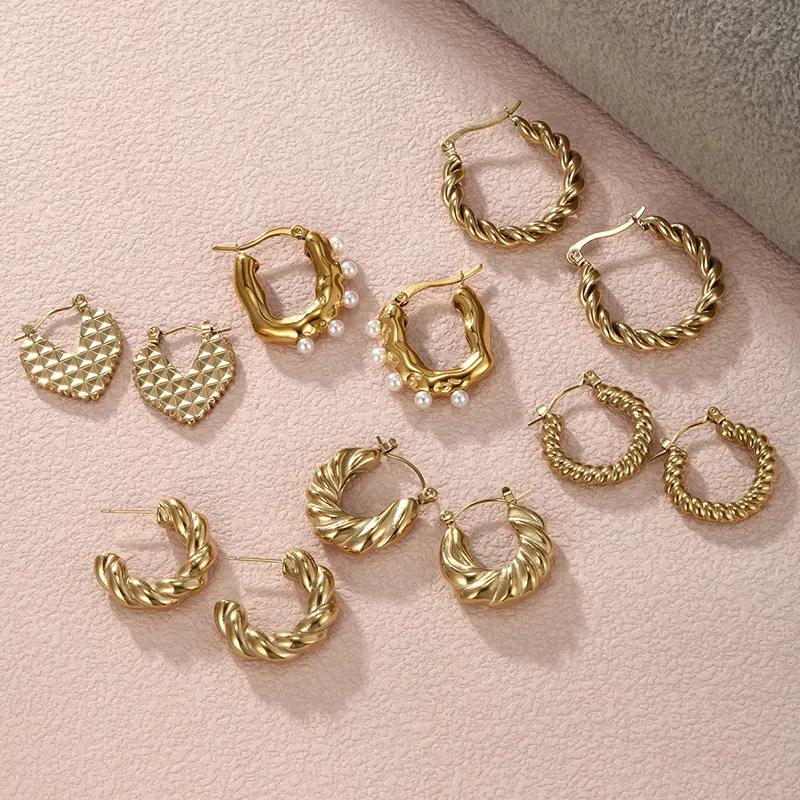 1 Pair Simple Style Round Plating Inlay 304 Stainless Steel Artificial Pearls 18K Gold Plated Earrings