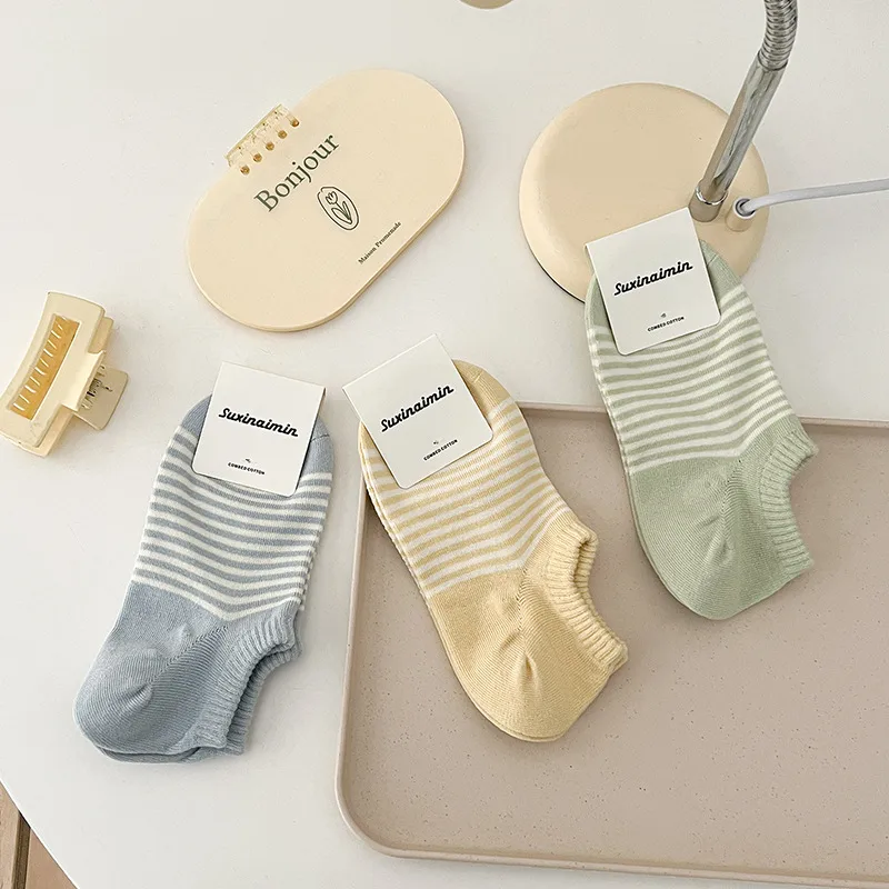 Women's Simple Style Plaid Cotton Ankle Socks A Pair