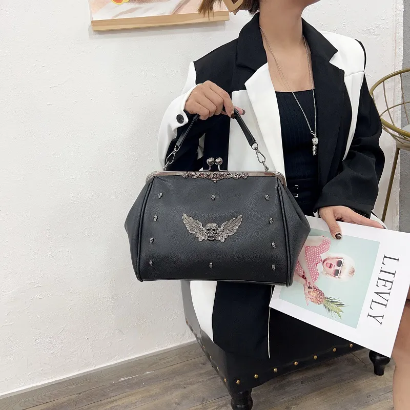 Women's Medium Pu Leather Butterfly Vintage Style Square Lock Clasp Handbag