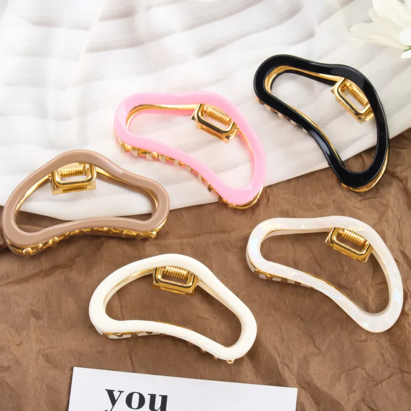 Women's Simple Style Classic Style Solid Color Alloy Hair Claws