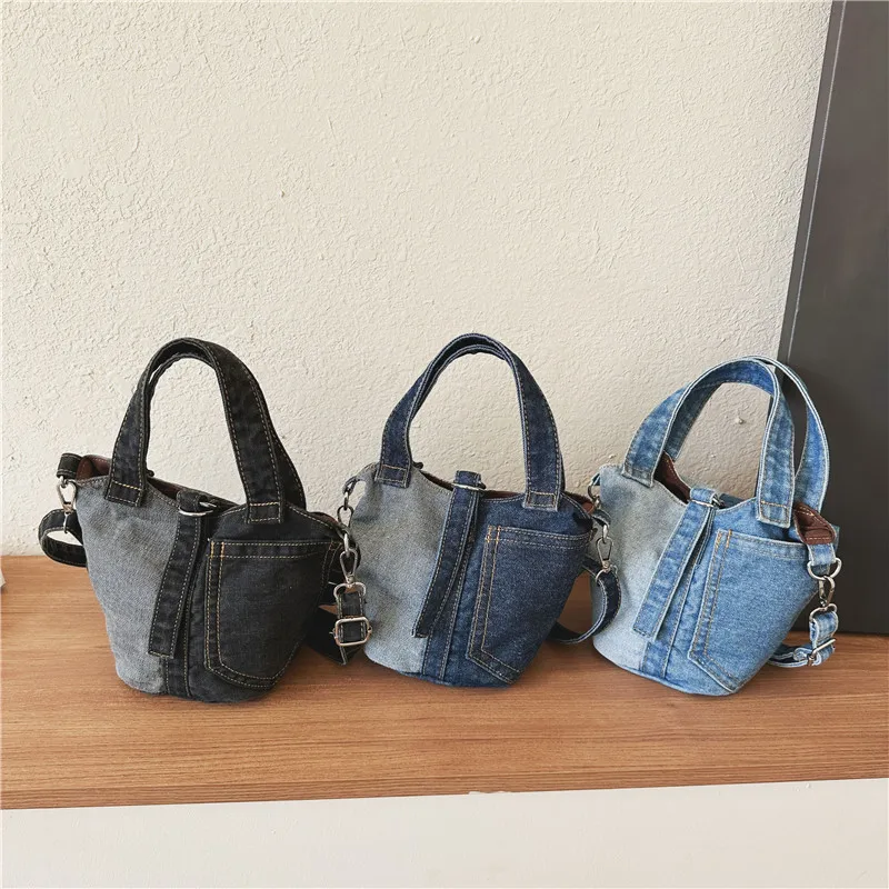 Unisex Medium Denim Solid Color Vintage Style Streetwear Bucket Lock Clasp Crossbody Bag