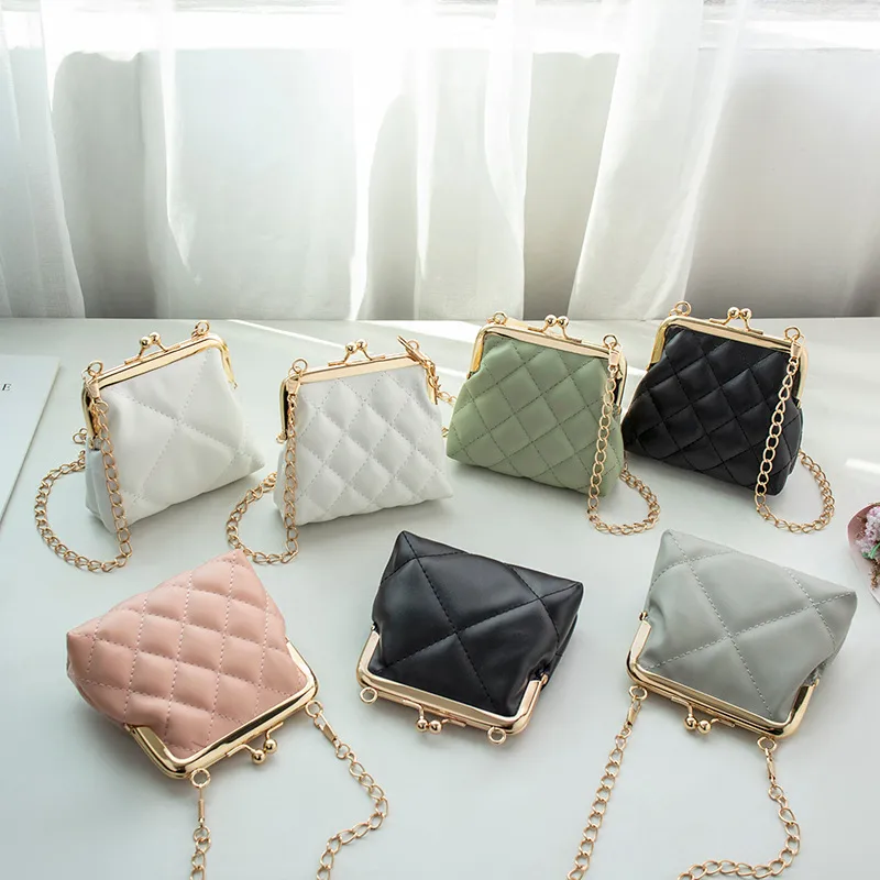 Women's Small Pu Leather Solid Color Lingge Classic Style Streetwear Lock Clasp Cosmetic Bag