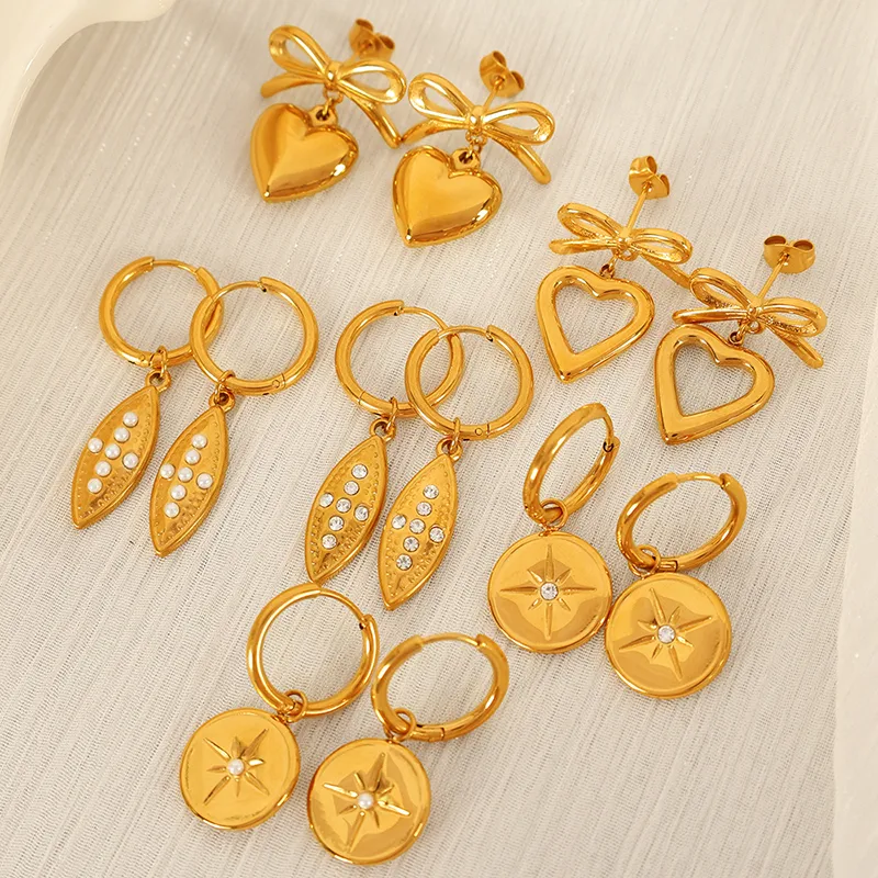 1 Pair Simple Style Heart Shape Plating Inlay Glass Bead Titanium Steel Rhinestones Glass Bead 18K Gold Plated Drop Earrings